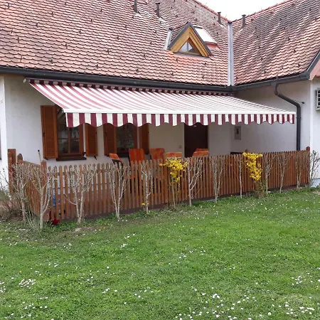 Apartma C-06, C-11 アパート