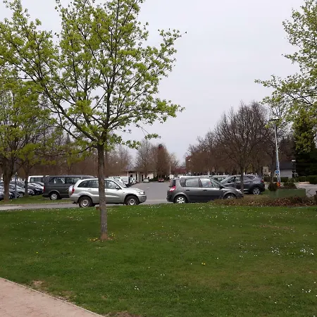 Apartma C-06, C-11 アパート *