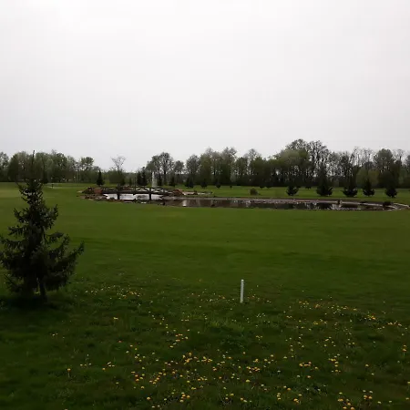 Apartma C-06, C-11 アパート