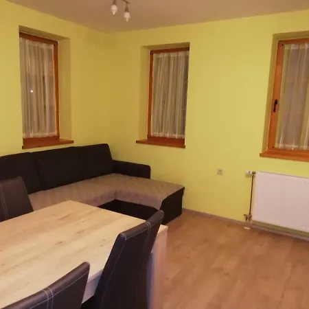 Apartma C-06, C-11 アパート