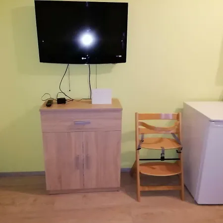 Apartma C-06, C-11 アパート