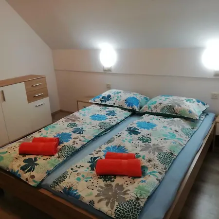Apartma C-06, C-11 *