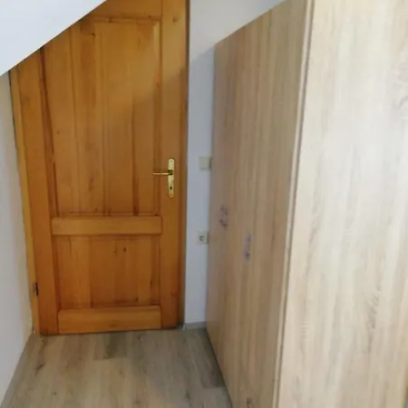 Apartma C-06, C-11 アパート *